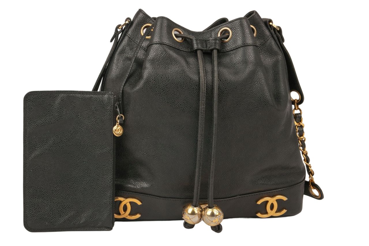 Chanel Bucket Bag mit Pochette in Schwarz