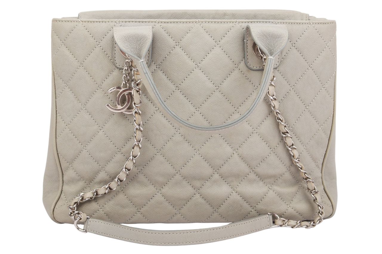 Chanel Urban Companion Grau Caviar