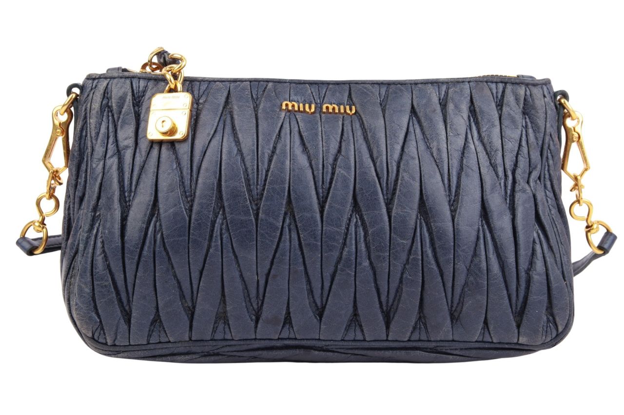 Miu Miu Matelassé Pochette Blau