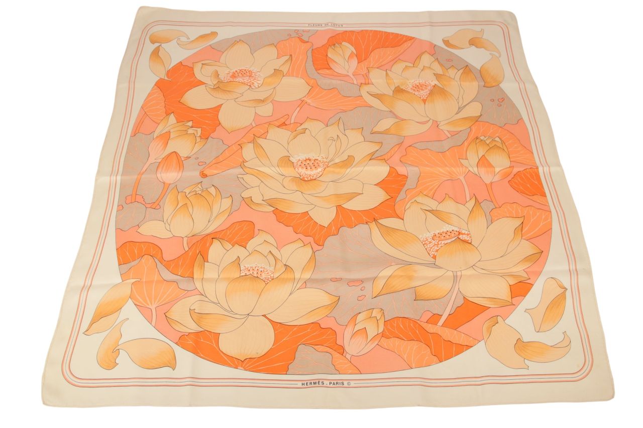 Hermès Carré "Fleurs de Lotus" 90x90cm