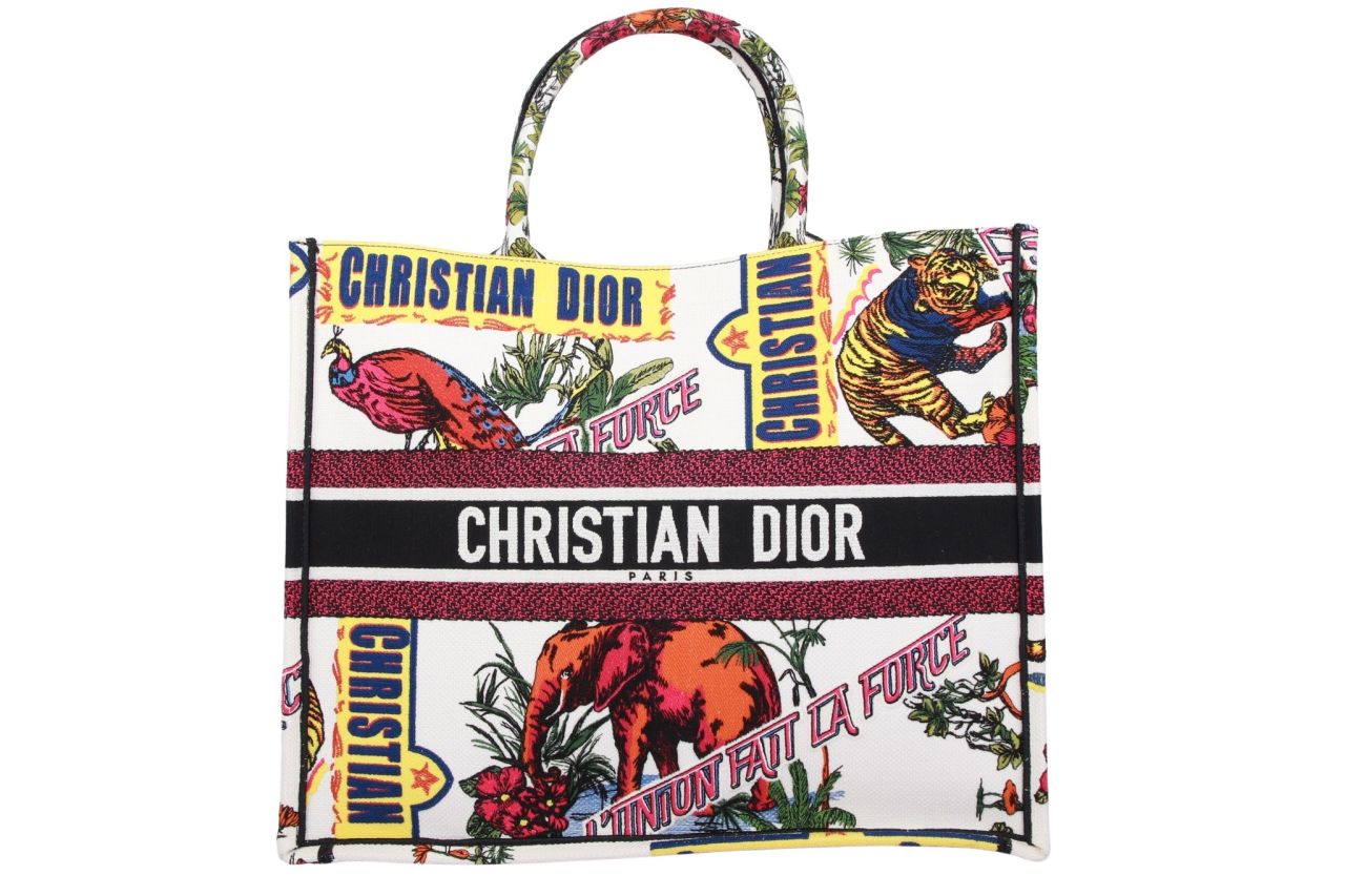 Dior Book Tote Large Animal Stickerei