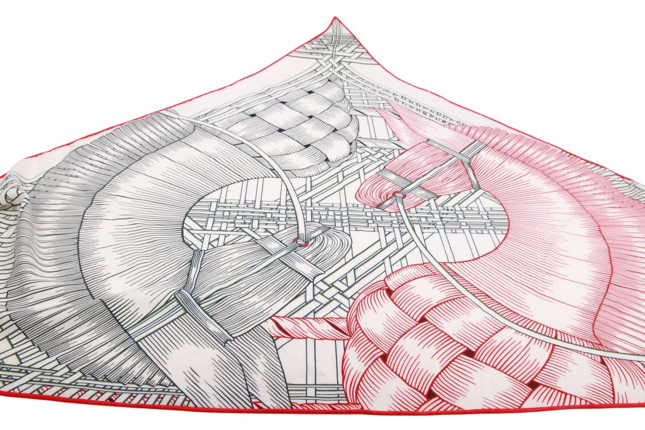 Hermès Großes Dreieckstuch Weiß