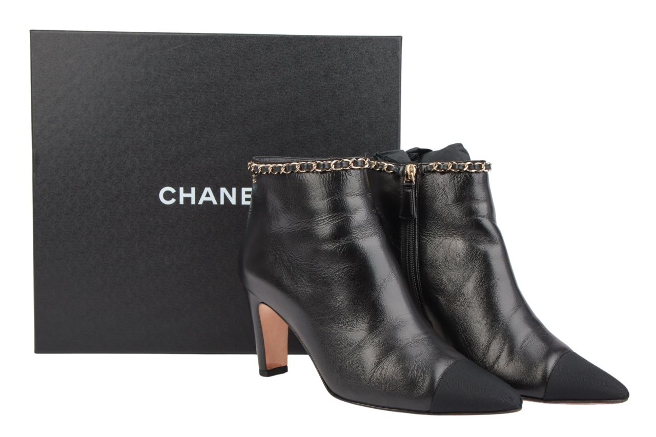 Chanel Cap-Toe Ankle Boots Gr. 37 C