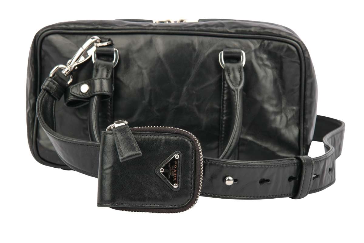 バッグ Prada 2001aw Leather shoulder bag Prada Re-Edition 2001 Shoulder Bag Leather Black | Luxussachen.com
