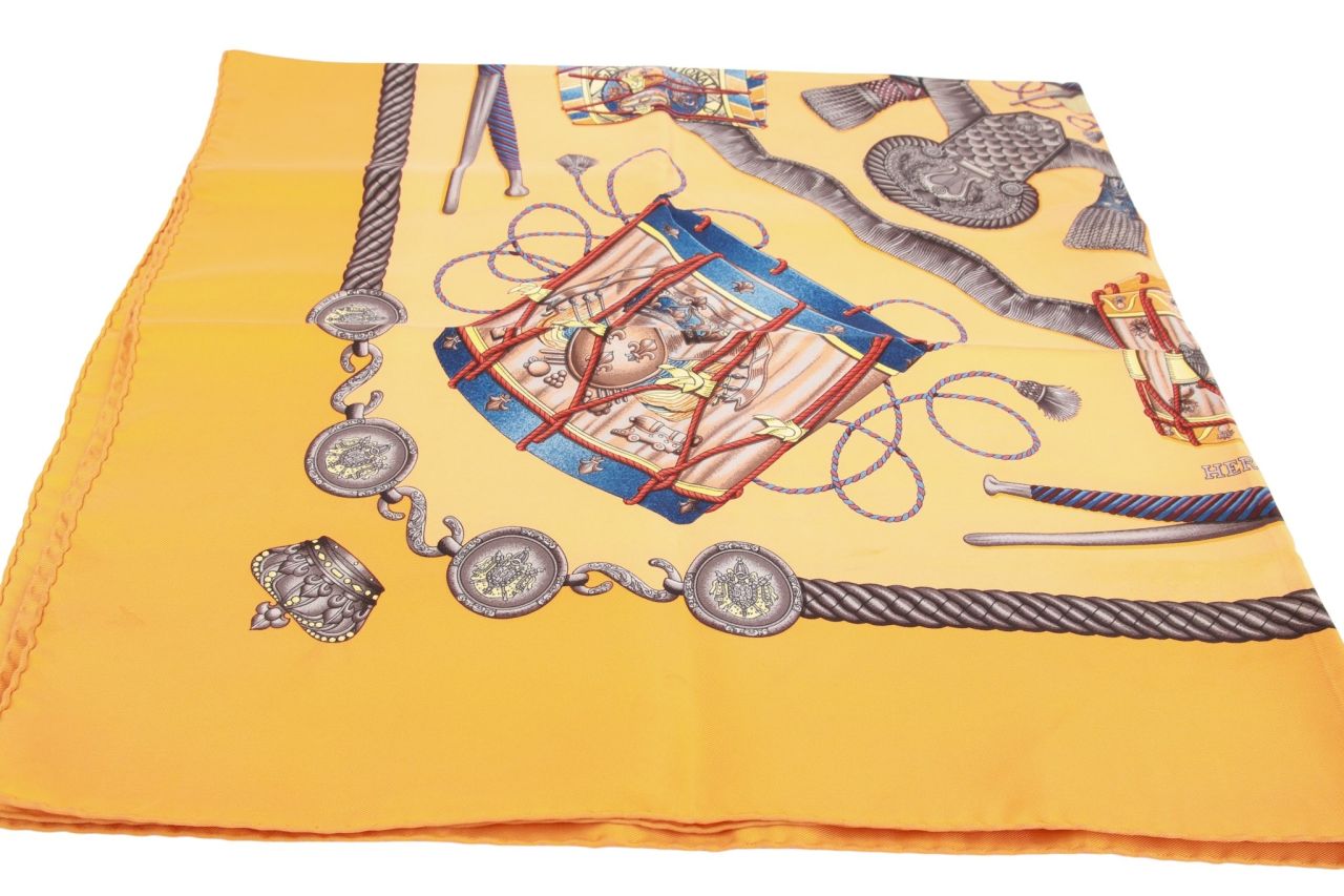 Hermès Tuch Carré 90 x 90 CM "Les Tambours"