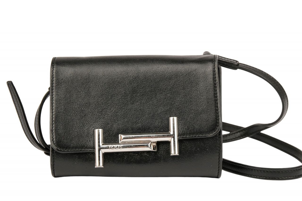 Tod's Double T Wallet on Chain