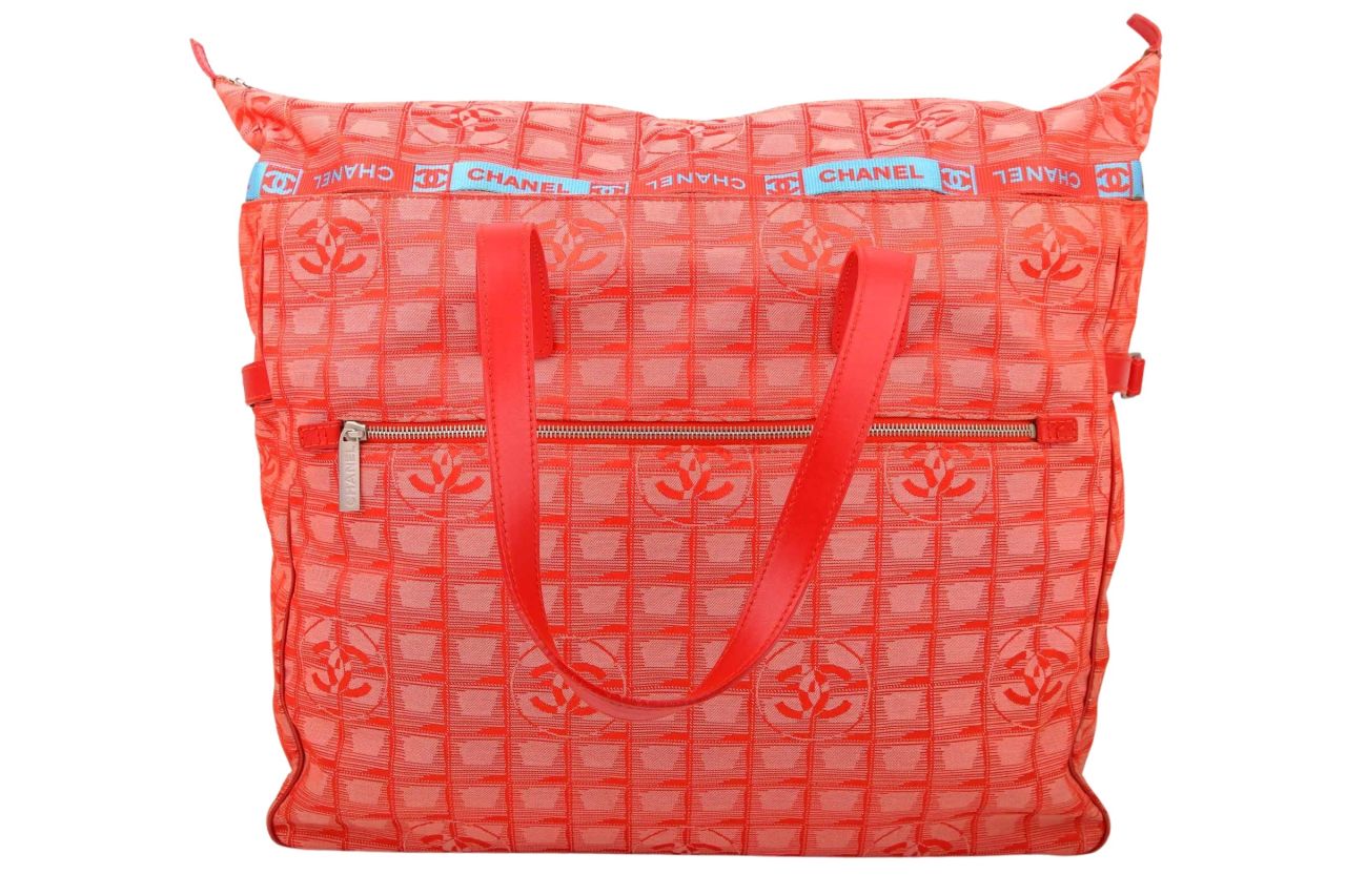 Chanel New Travel Line Shopper Rot