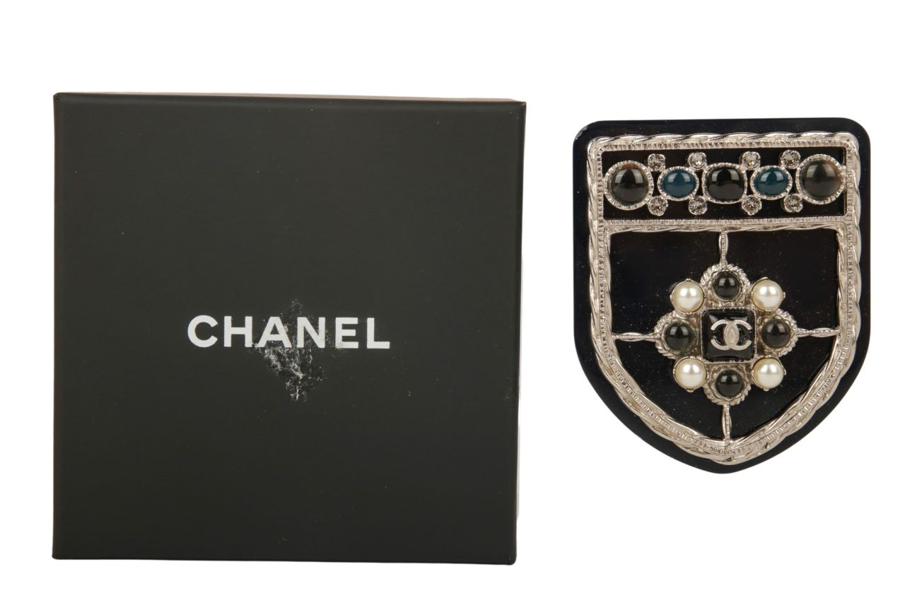 Chanel Brosche Wappen Blau / Silber