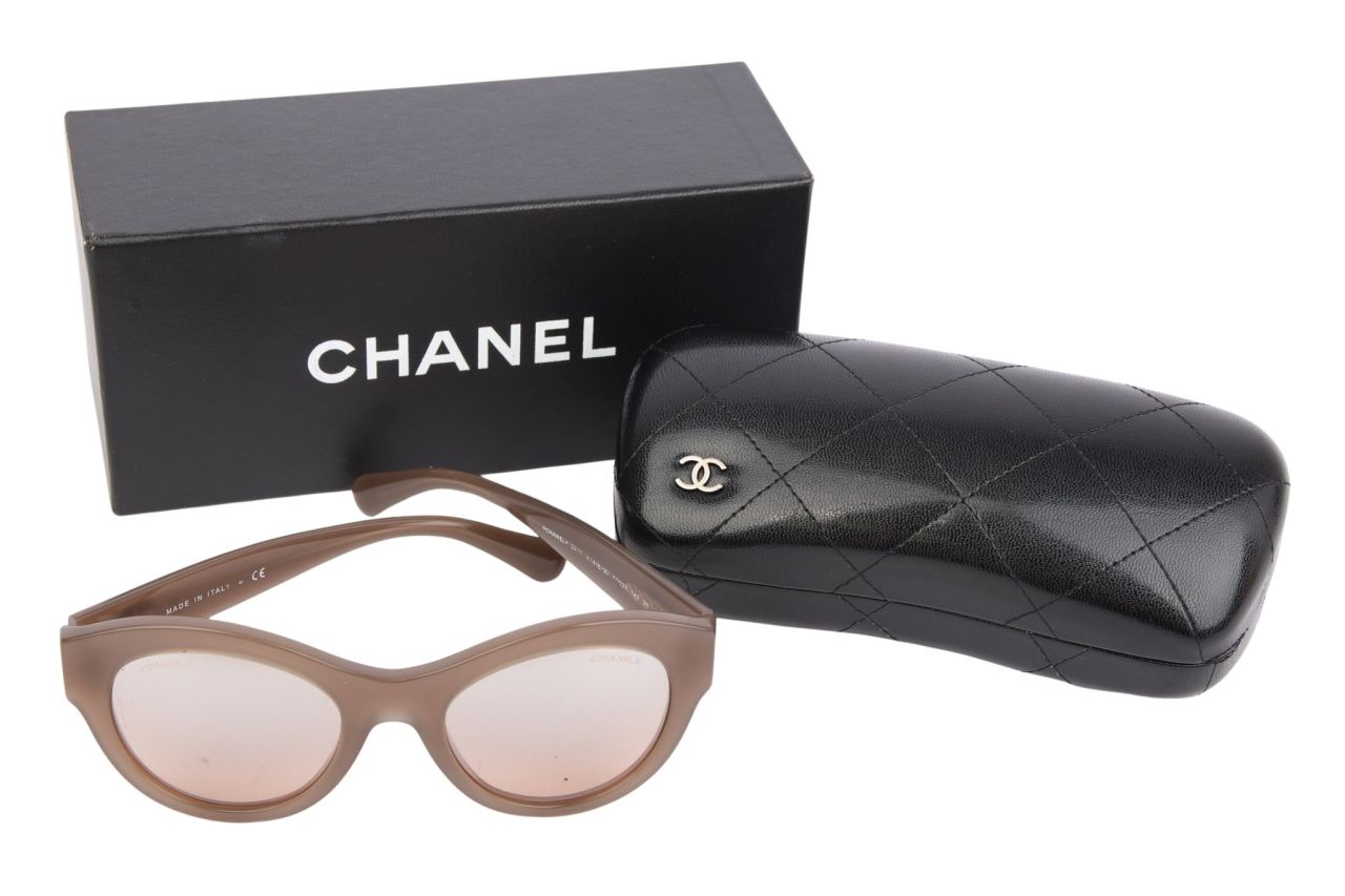 Chanel Sonnenbrille Taupe