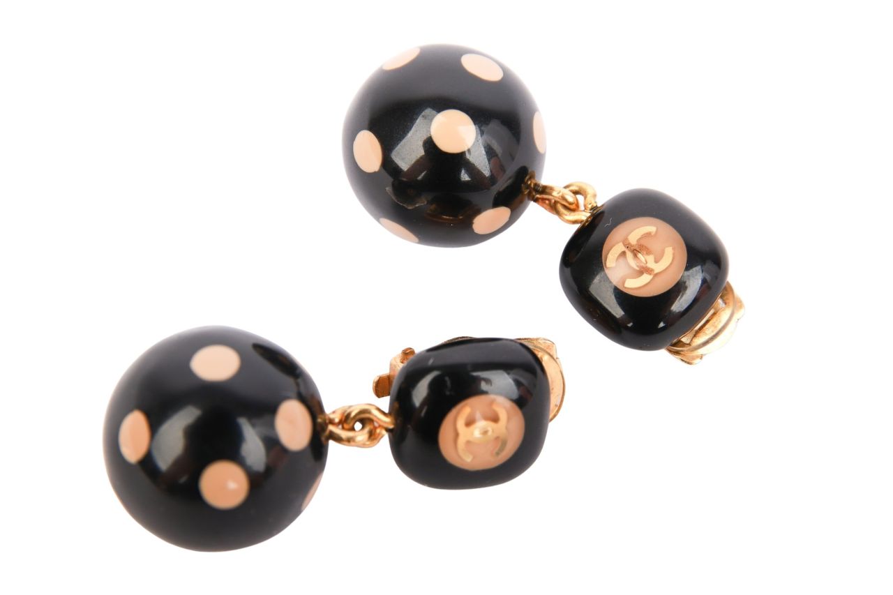 Chanel Clip-Ohrringe Polka-Dot Schwarz / Beige