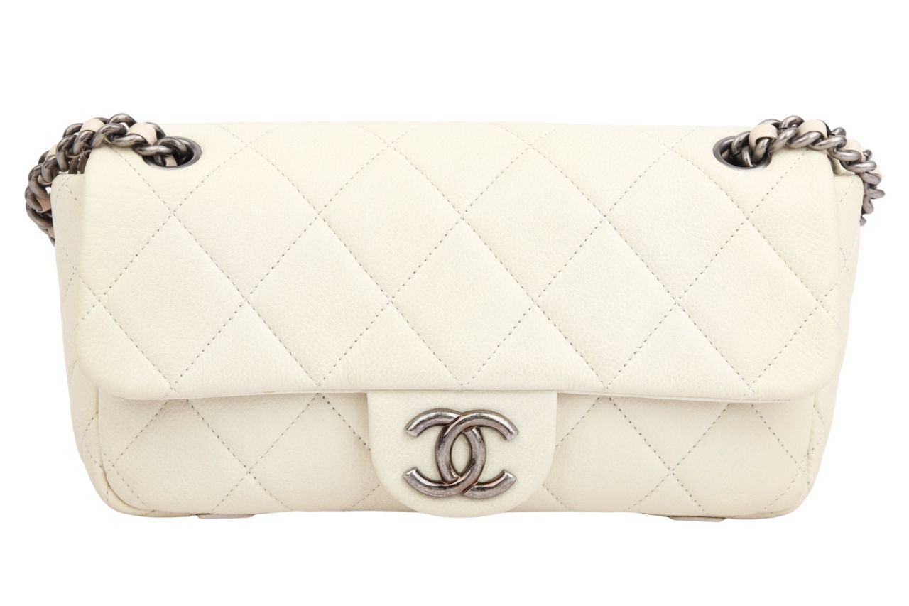 Chanel Classic Flap Bag Leder Hellbeige
