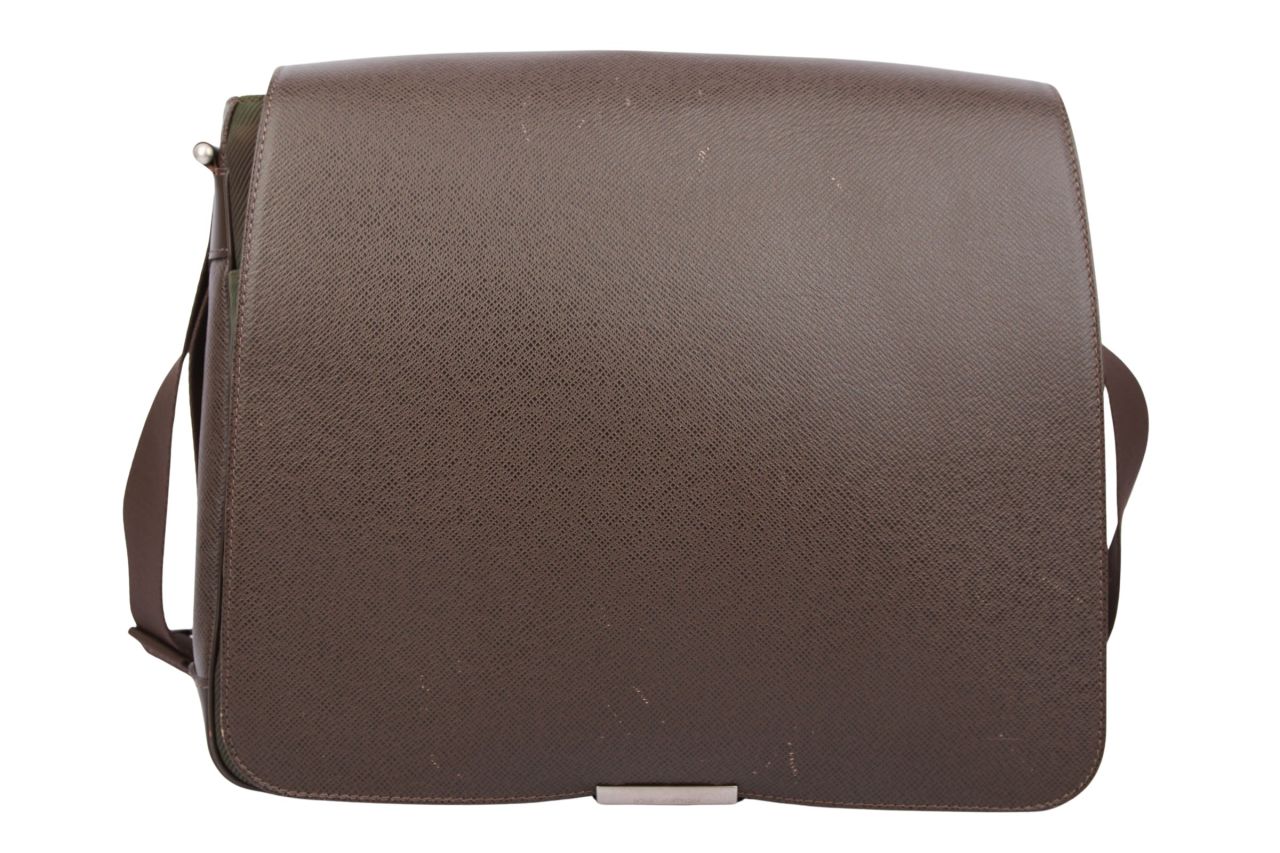 Louis Vuitton Victor Messenger Bag Taiga Braun