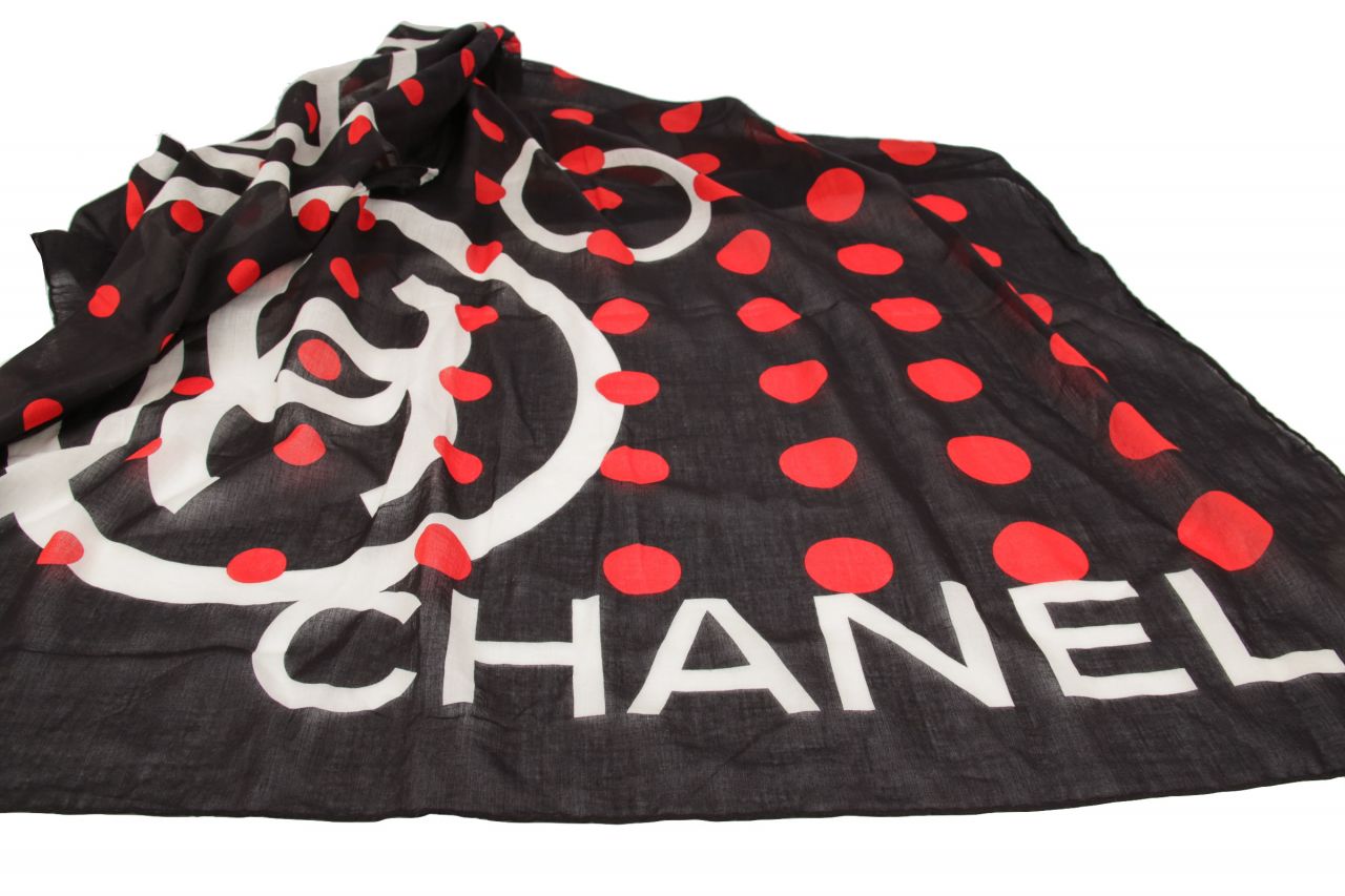 Chanel Schal CC Schwarz mit Punkten