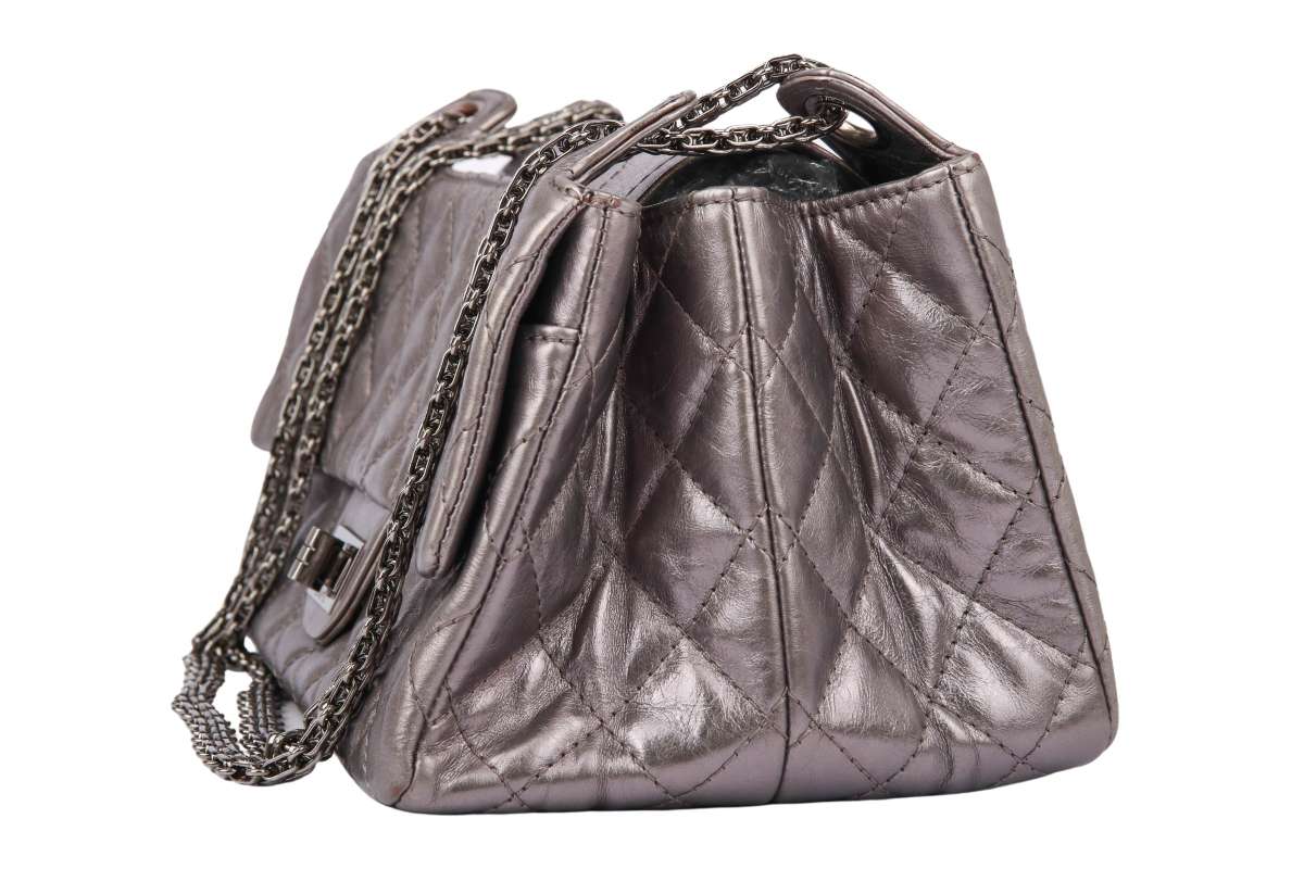 Chanel 2.55 Metallic aus gestepptem Leder Silber | Luxussachen.com 