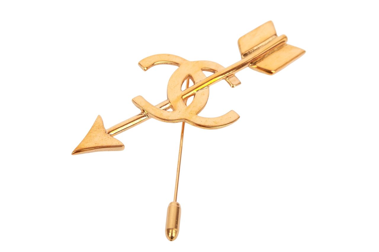 Chanel Brosche Gold CC Pfeil