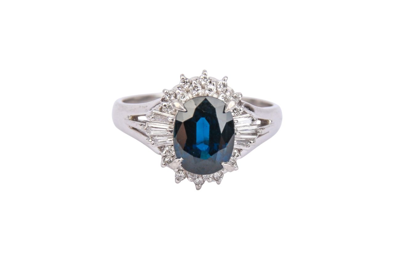 Vintage Ring Saphire 1,8ct Platin mit Diamanten Gr. 53