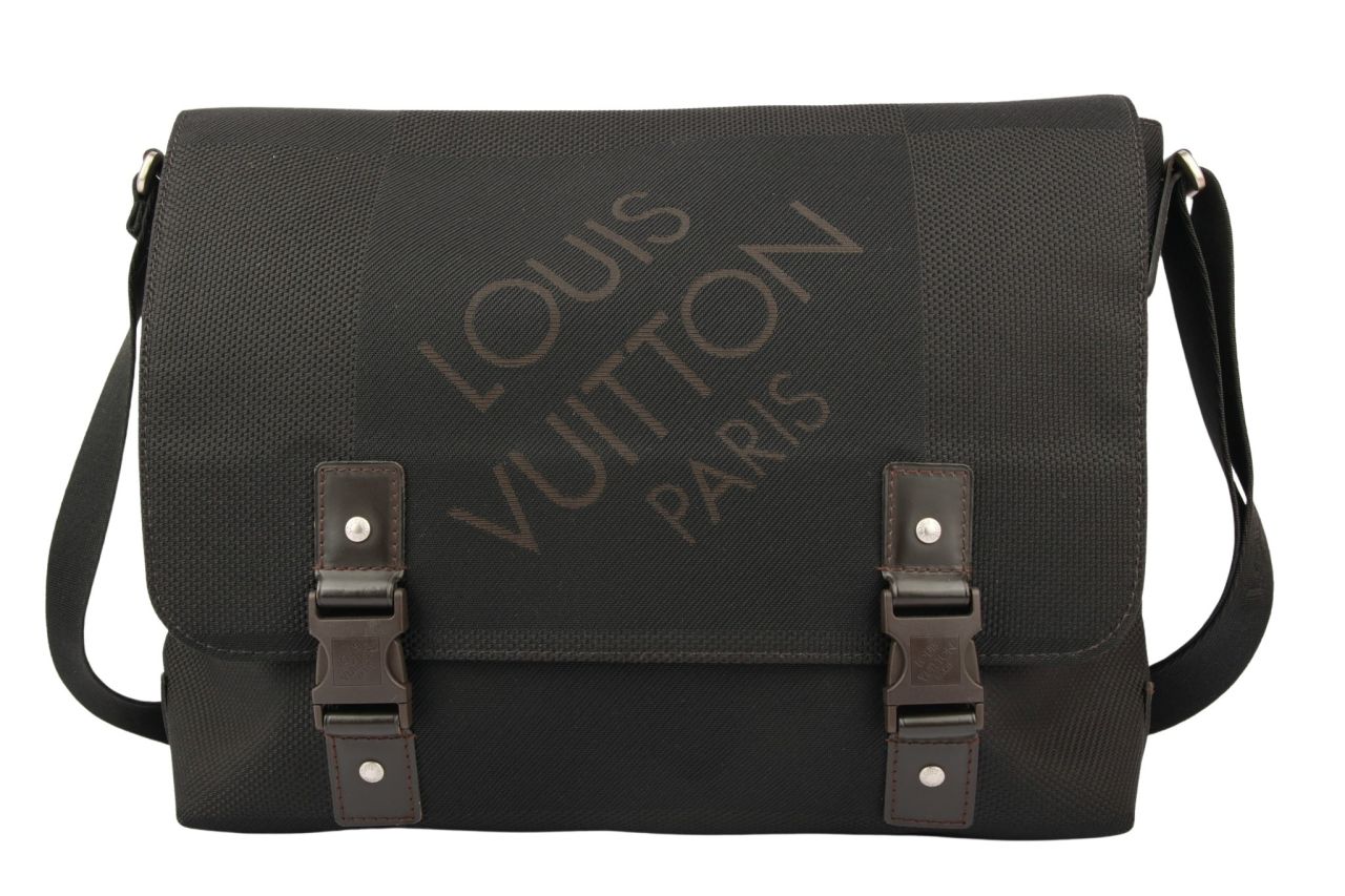 Louis Vuitton Geant Messenger Bag Black