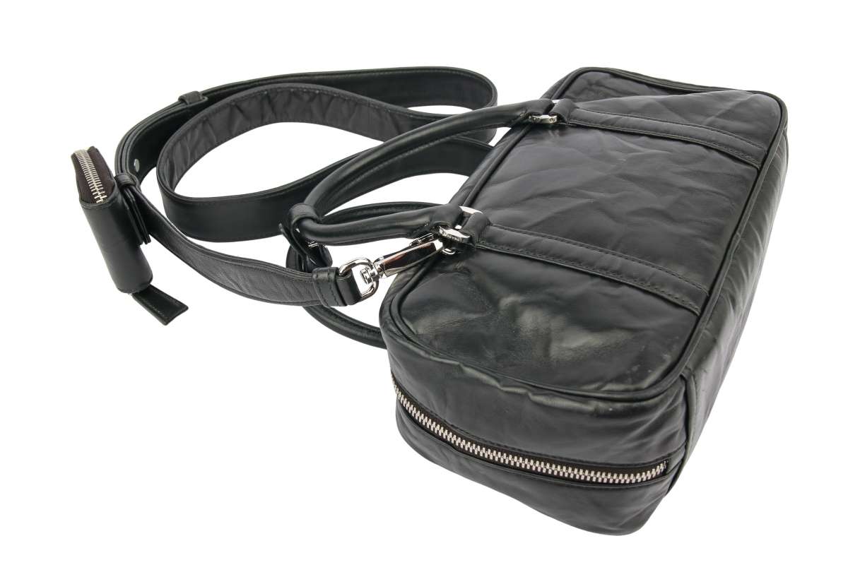 Prada Re-Edition 2001 Shoulder Bag Leather Black