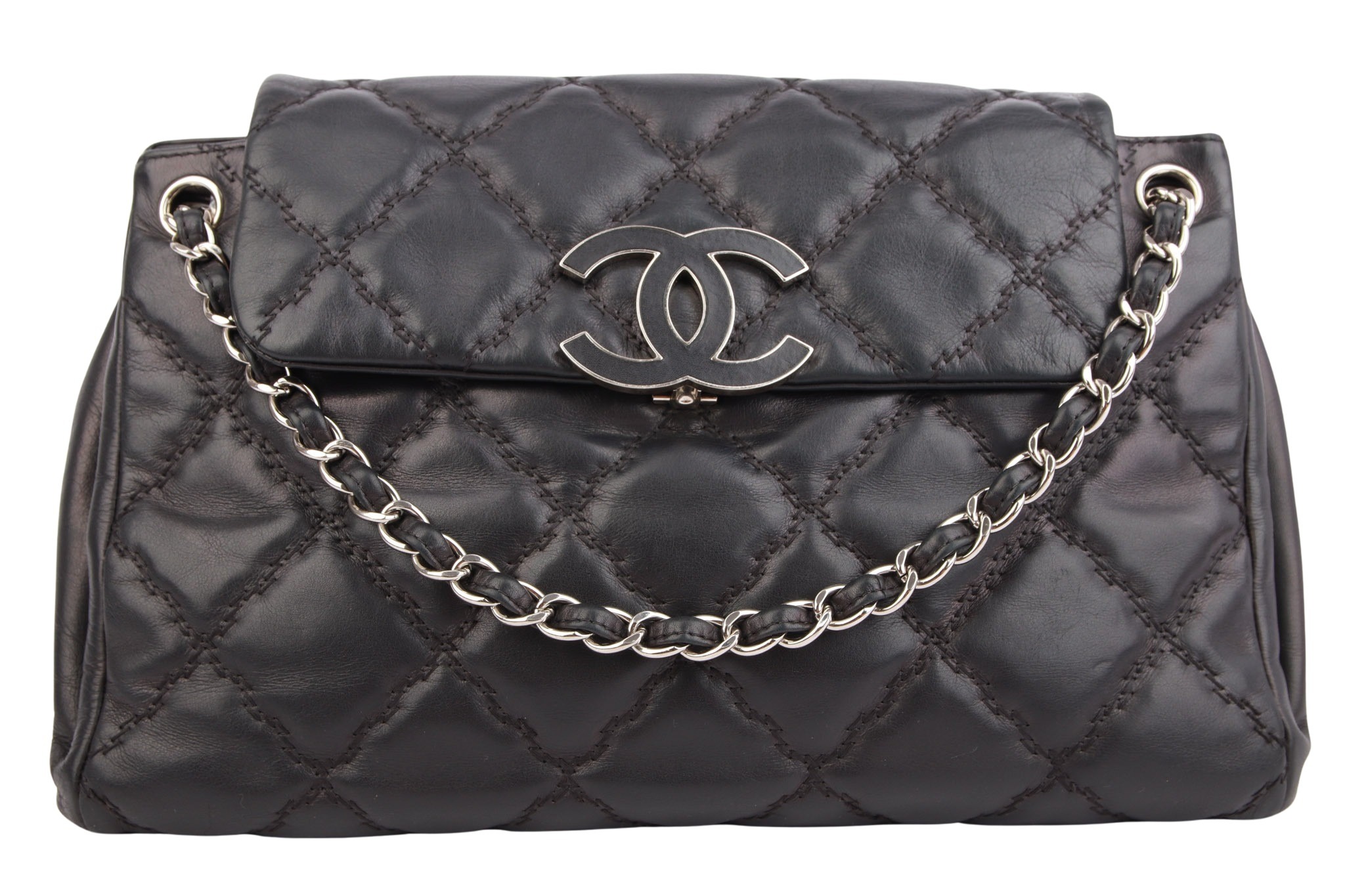 Chanel Hamptons Flap Bag Gesteppt Leder Schwarz