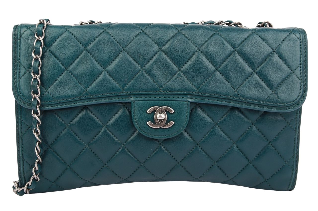 Chanel Classic Clutch Leder Dunkelgrün