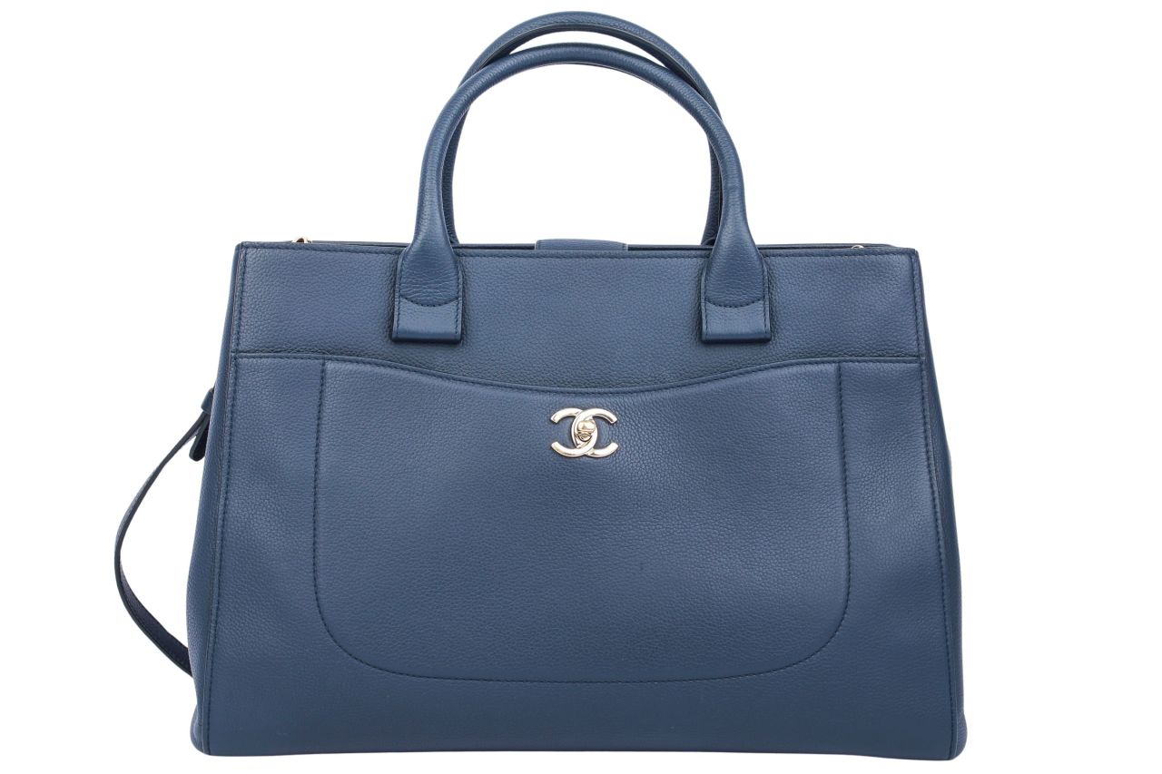 Chanel Neo Executive Handtasche Leder Blau