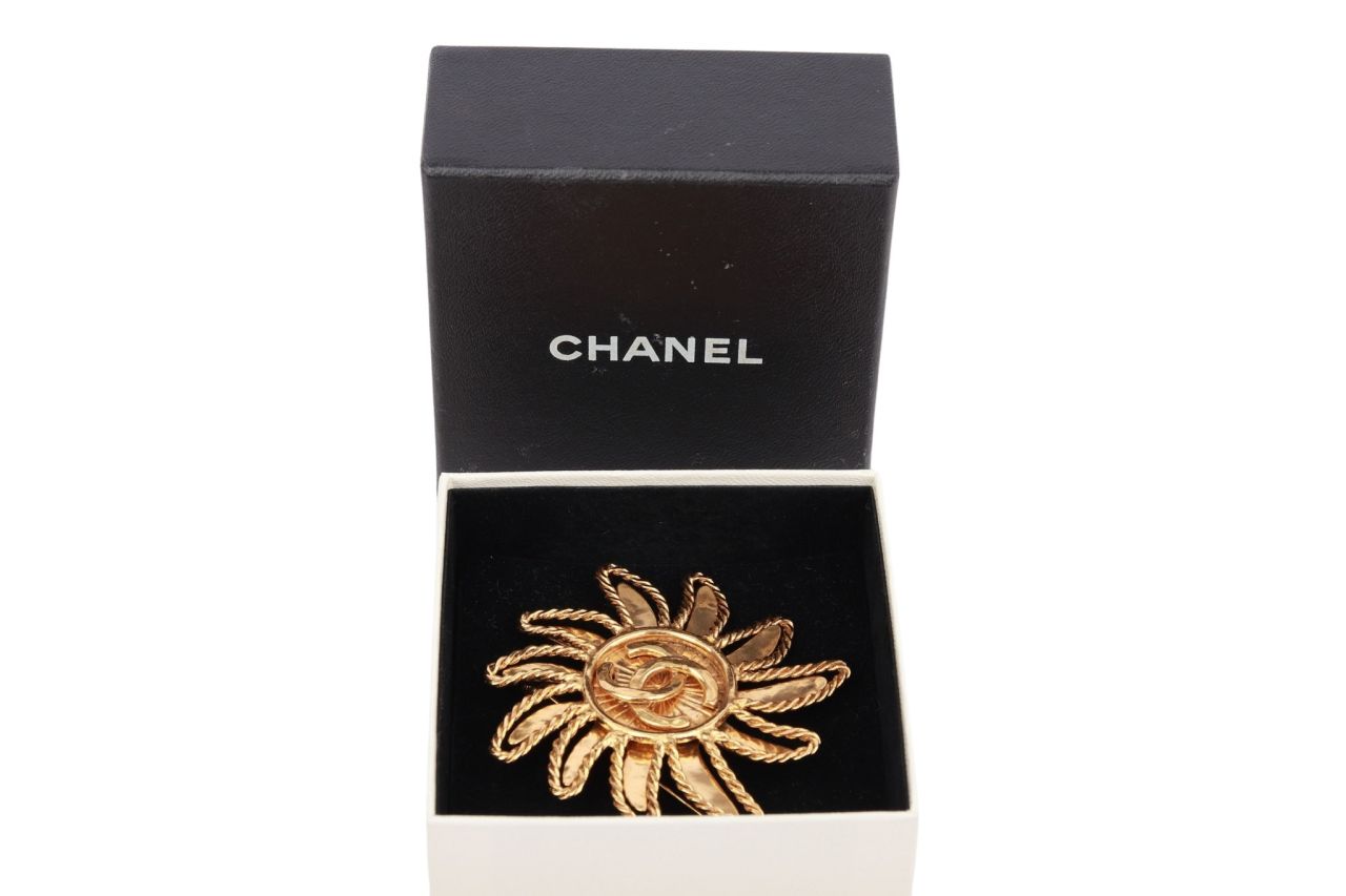 Chanel Brosche Gold CC