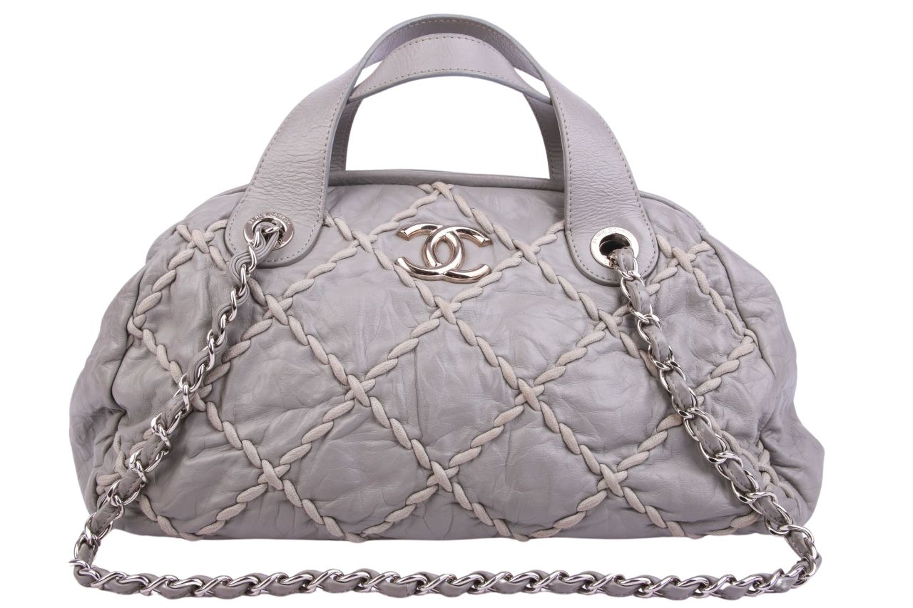 Chanel Ultrastitch Shoulder Bag in Grau