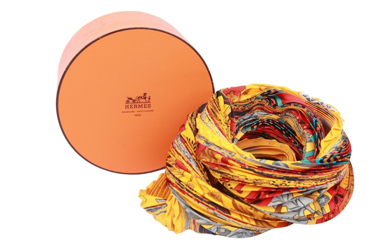 Hermès Plissee Tuch Bunt