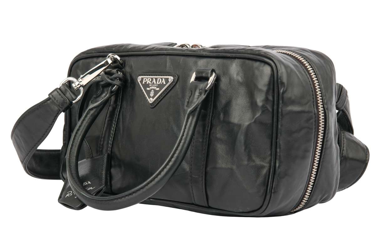 Prada Re-Edition 2001 Shoulder Bag Leather Black | Luxussachen.com