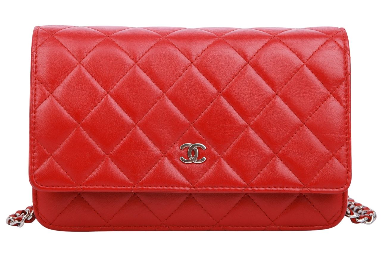 Chanel Wallet on Chain Rot