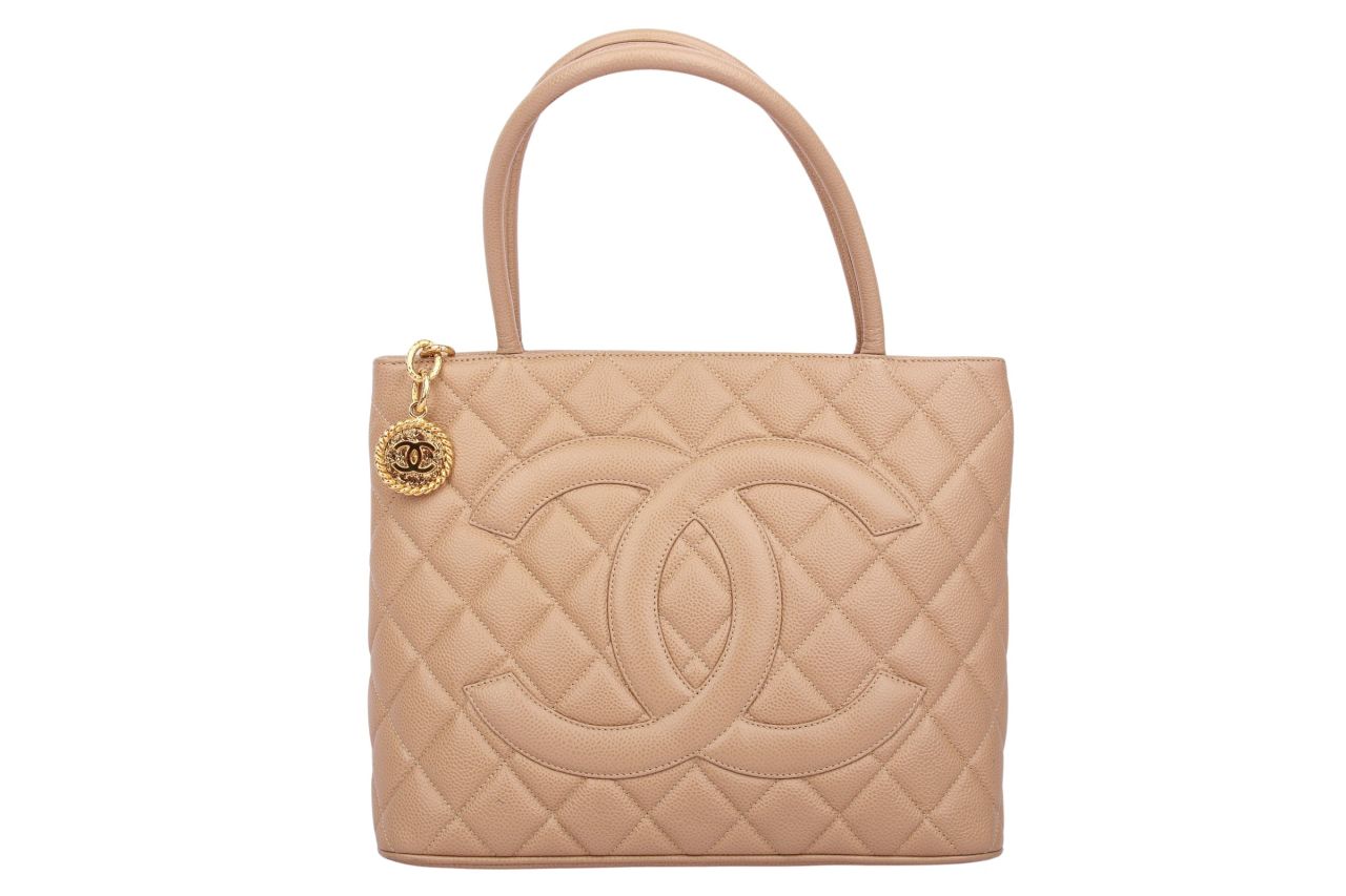 Chanel Medaillon Stepptasche Leder Beige