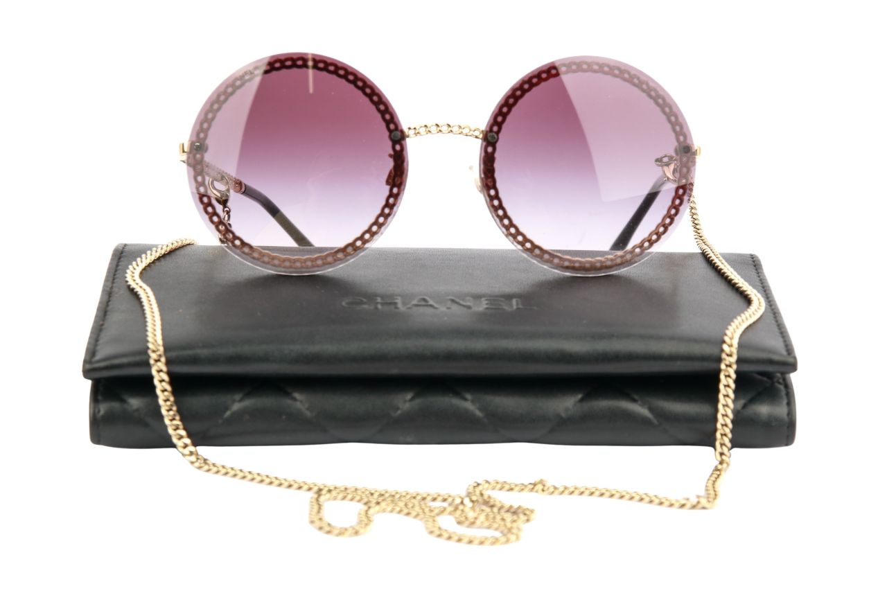 Chanel Sonnenbrille "4245" Schwarz Inkl. Kette