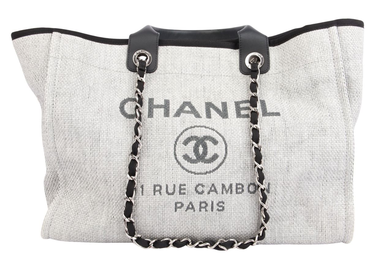 Chanel Deauville Shopper Canvas Grau
