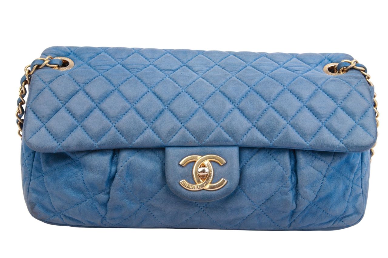 Chanel Soft Chain Flap Bag Blau